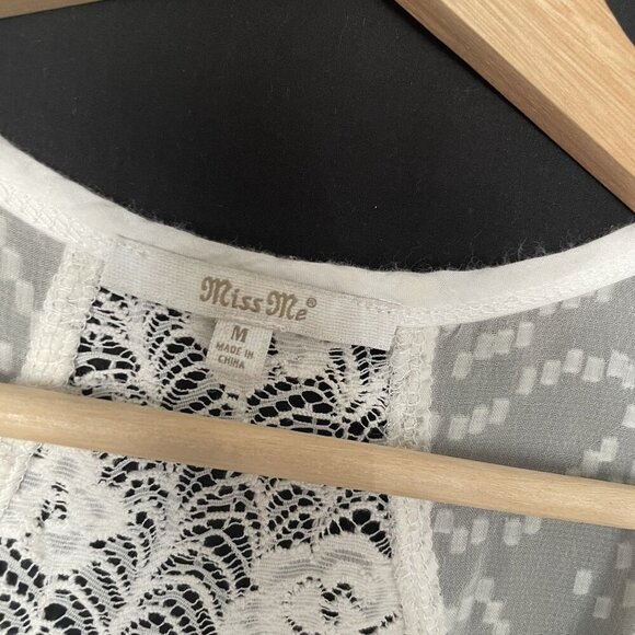 Miss Me Womens White Lace Sleeveless Tank Top M sheer summer top casual floral - Picture 3 of 8